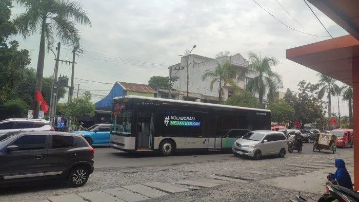 Sopir Angkot Medan Mengeluh