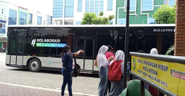 Tips Naik Bus Listrik