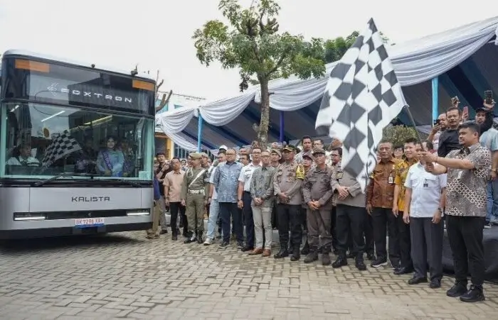 Bus Listrik Medan Berbayar