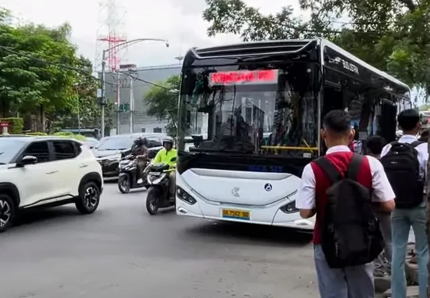 Perjalanan ke RS Adam Malik Dari Belawan Naik Bus Listrik